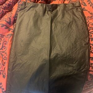 Elegant Black Leather Pencil Skirt